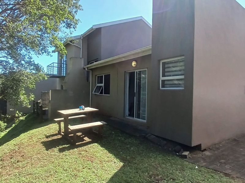 2-Bedroom,  1- Bathroom Townhouse in a Secure Complex in Bonnie Doon – Near Nahoon Beach - Photo 2