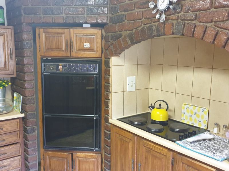 Your Ideal Family Retreat in Barberton, Priced to Sell - Photo 8