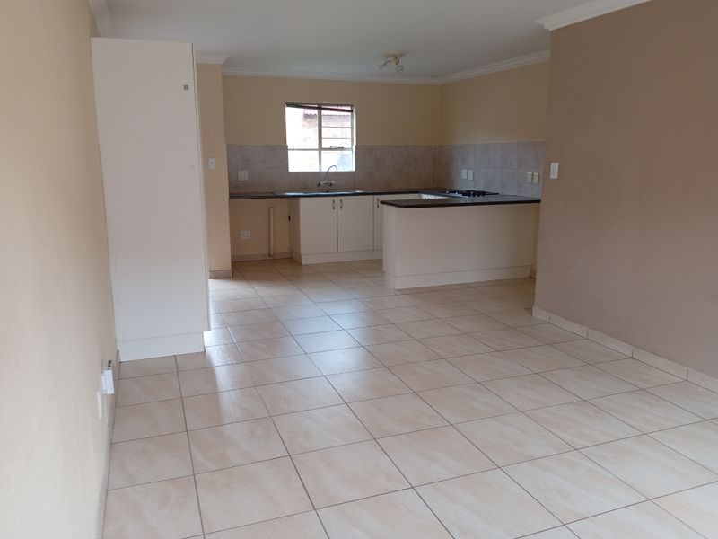 2 bedroom townhouse to rent in Liefde & Vrede - Photo 4