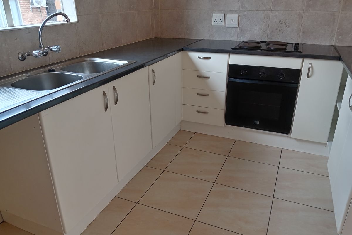 2 bedroom townhouse to rent in Liefde & Vrede - Photo 3