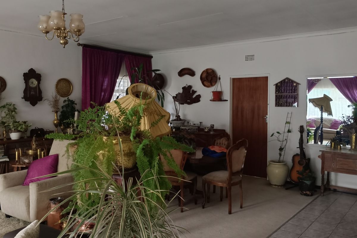 First Class Hidden Jewel - Photo 2