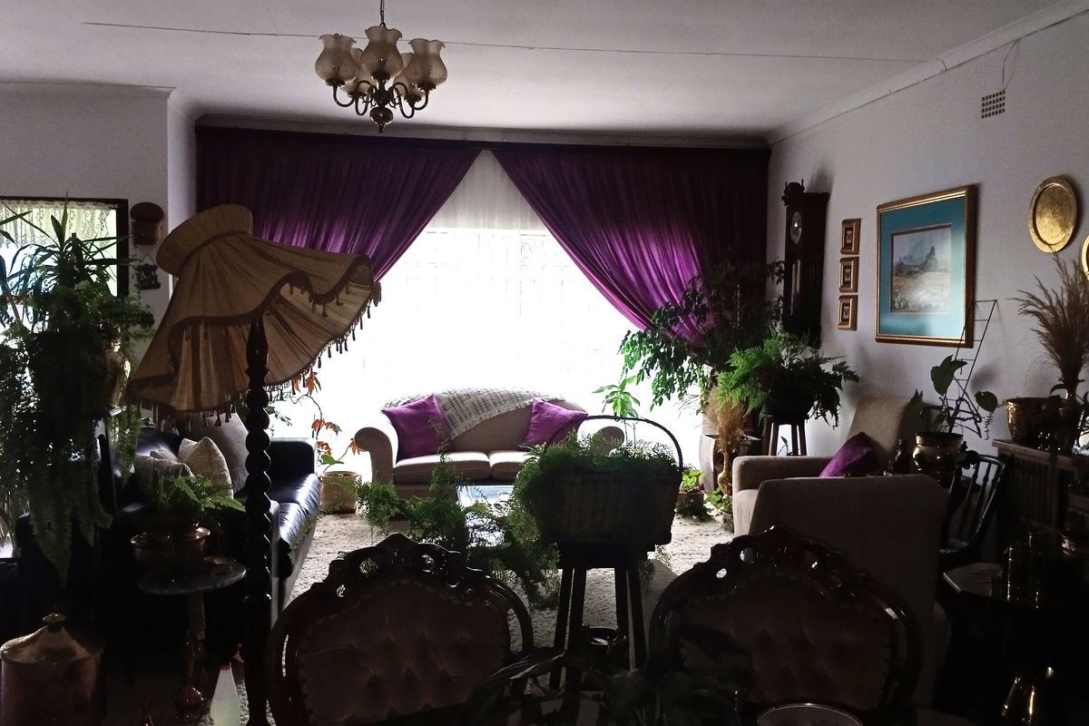 First Class Hidden Jewel - Photo 3