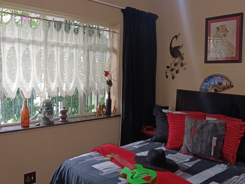 First Class Hidden Jewel - Photo 8