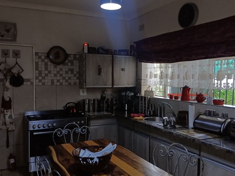 First Class Hidden Jewel - Photo 5