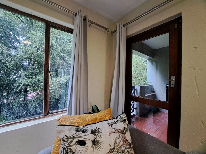 Charming 1 bedroom apartment for sale in vibrant Morningside Sandton—perfect for modern city living! - Photo 5