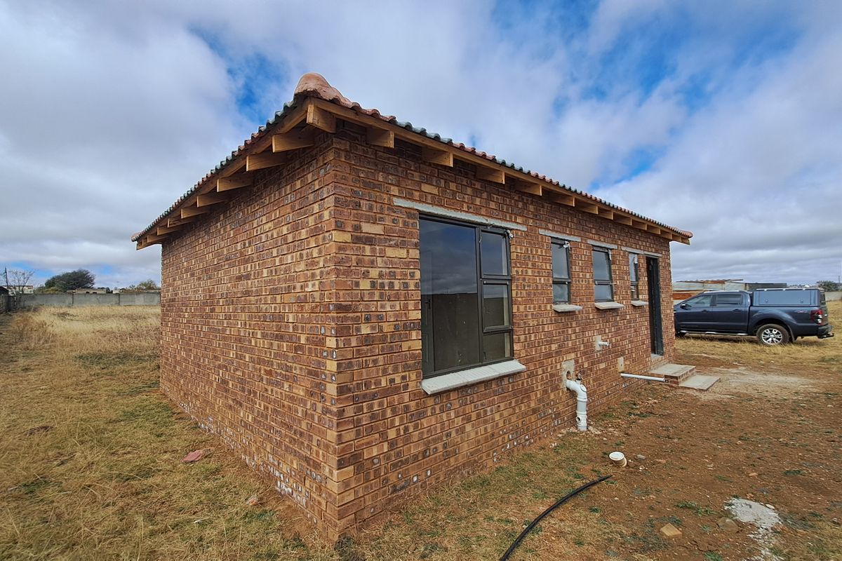 Charming 2-Bedroom Home in Secure New Development – Balfour, Mpumalanga - Photo 2