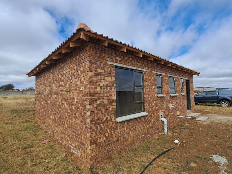 Charming 2-Bedroom Home in Secure New Development – Balfour, Mpumalanga - Photo 2