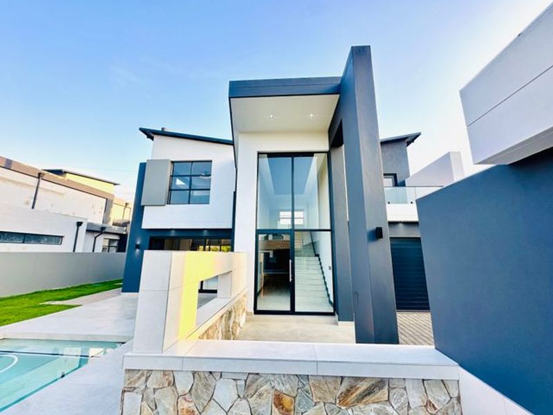 Elegant Double-Story Home with Pool & Boma in Sought-After Midstream Heights - Photo 6