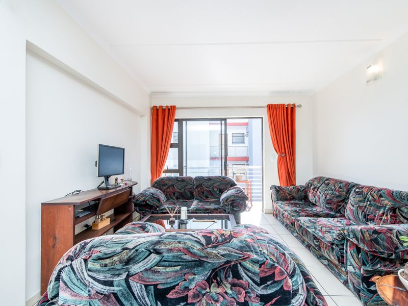 SERIOUS SELLER ASKING R760 000.00! - Photo 6