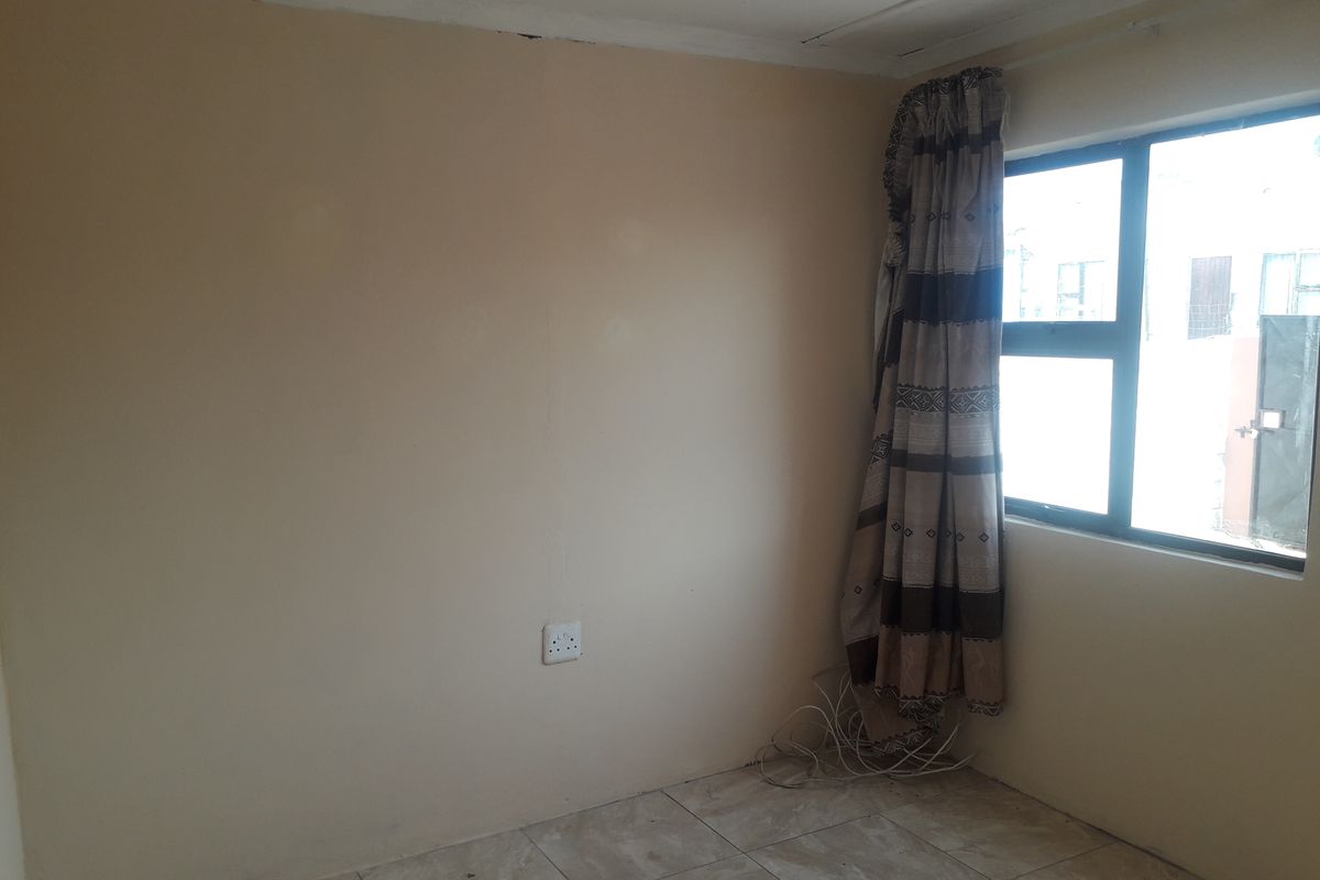 HOUSE FOR SALE IN MOTHERWELL - Photo 4