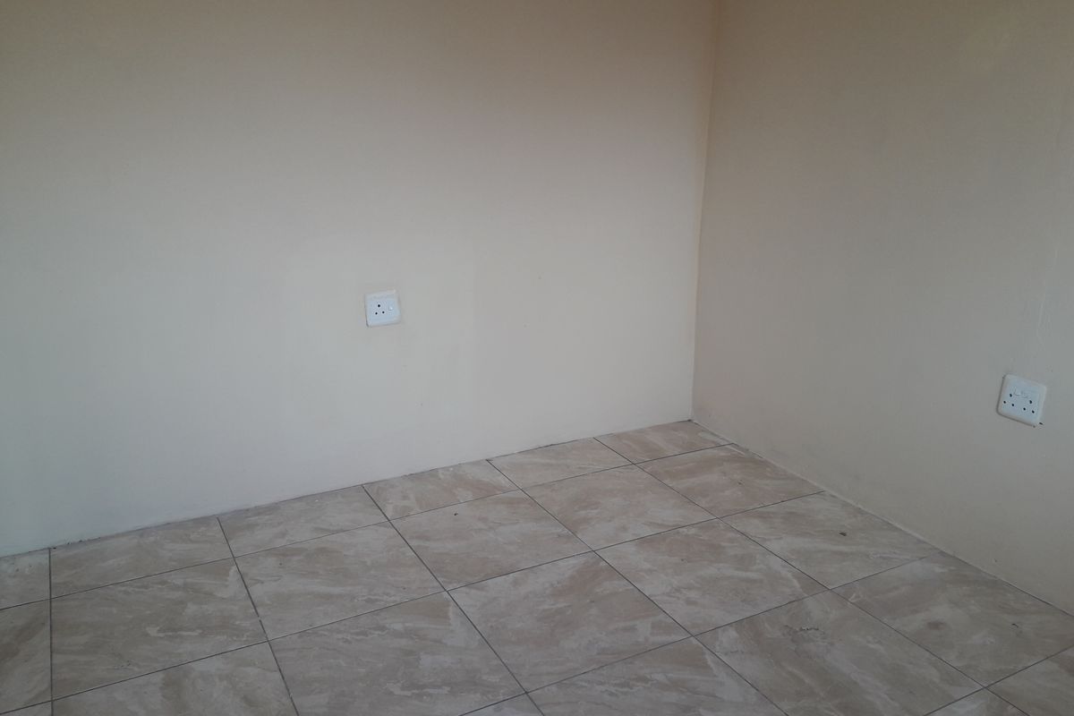 HOUSE FOR SALE IN MOTHERWELL - Photo 3