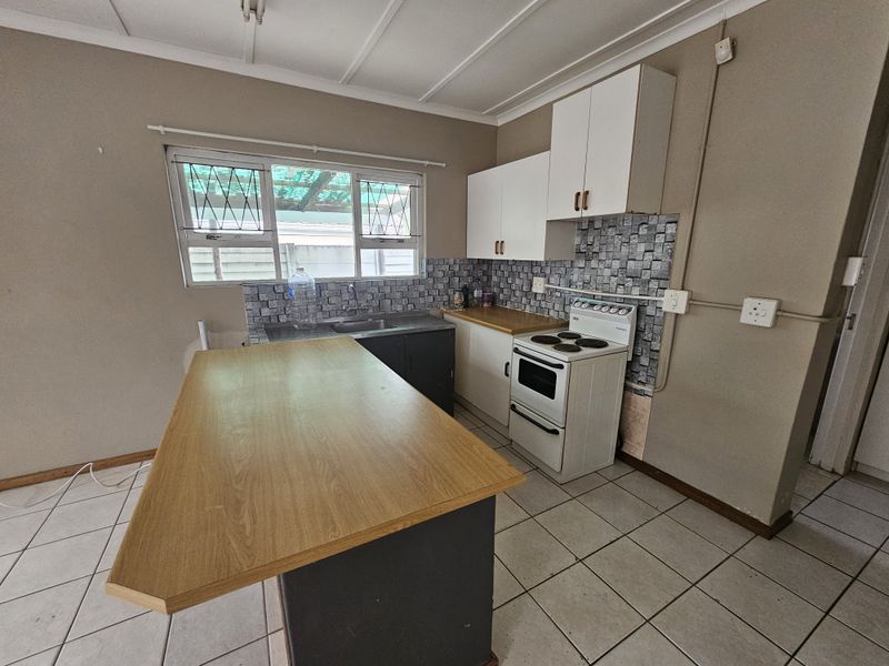 Cambridge - Spacious Garden flat with secure parking Available Immediately - Photo 3