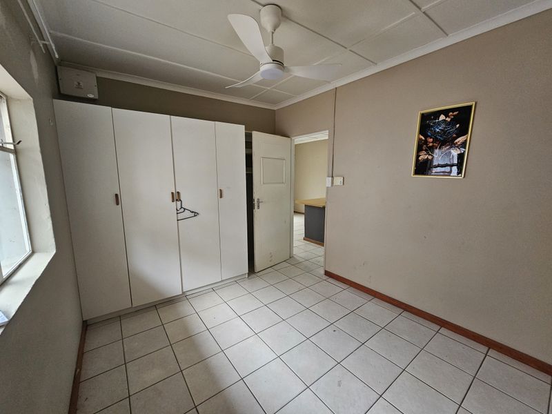 Cambridge - Spacious Garden flat with secure parking Available Immediately - Photo 4