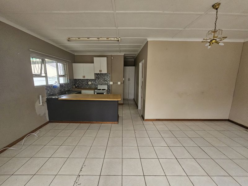 Cambridge - Spacious Garden flat with secure parking Available Immediately - Photo 2