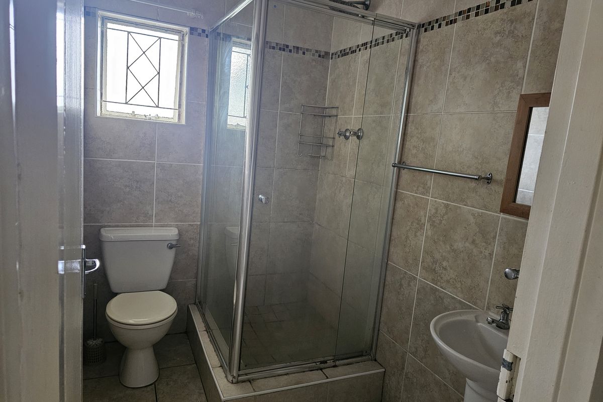 Cambridge - Spacious Garden flat with secure parking Available Immediately - Photo 5