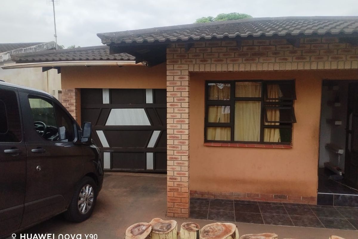 House For Sale In Empangeni - Photo 3