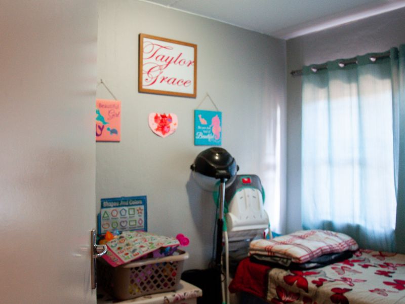 Attractive Ground Floor Apartment in Sunset Valley Complex. - Photo 10