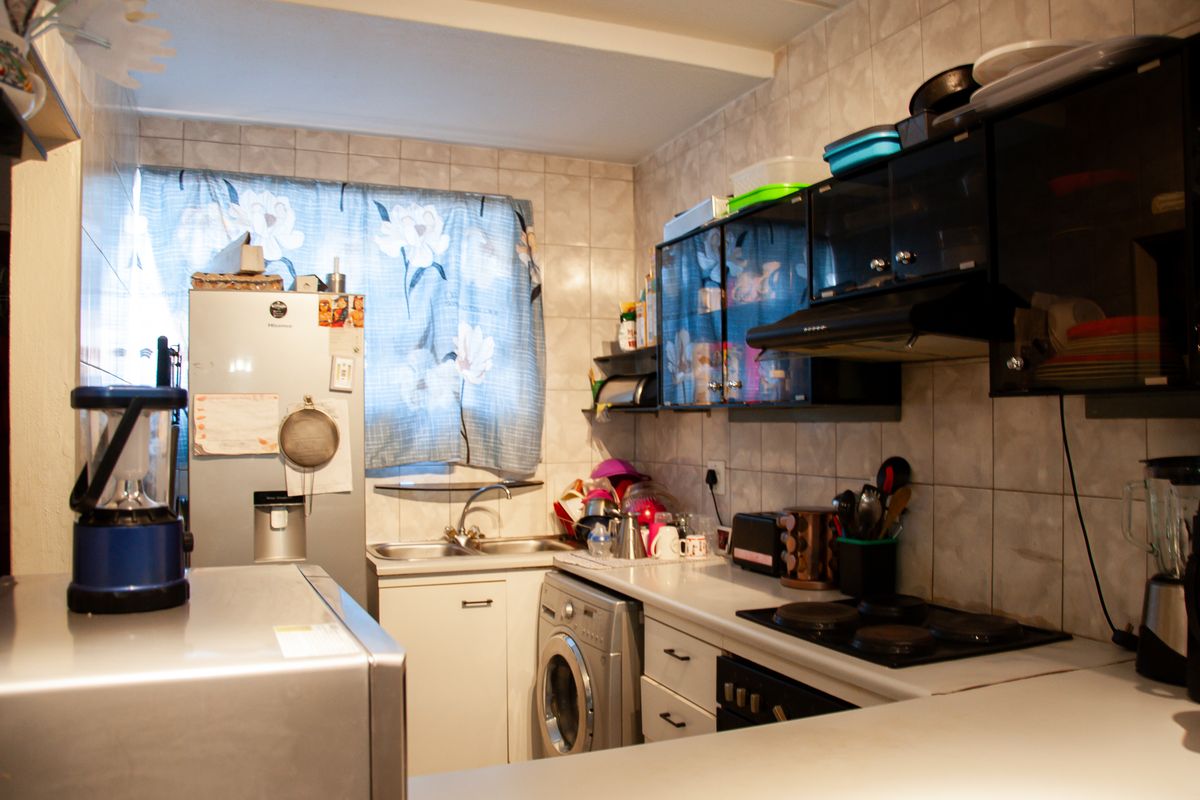 Attractive Ground Floor Apartment in Sunset Valley Complex. - Photo 5