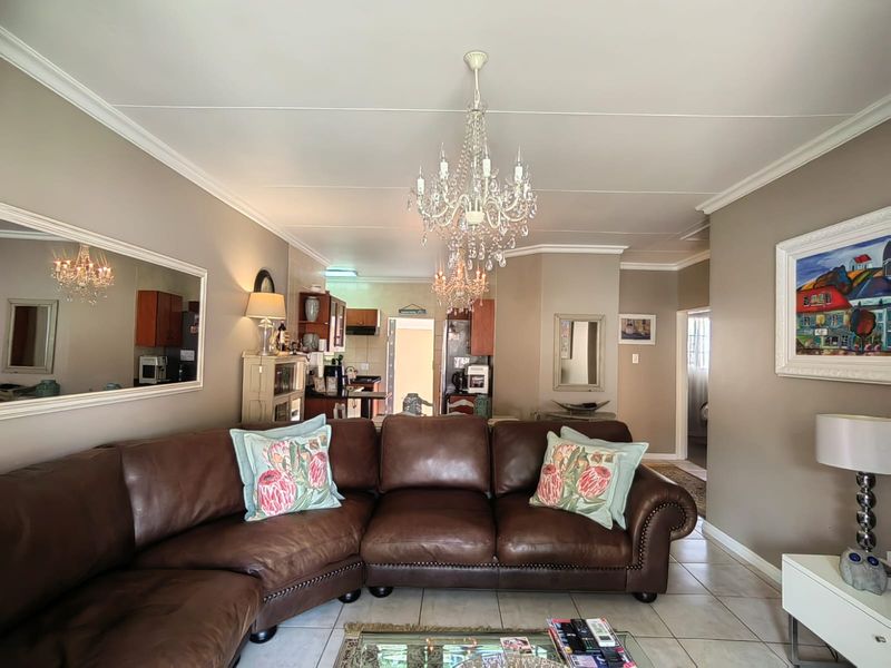 Stylish Townhouse for sale in Parys - Photo 3