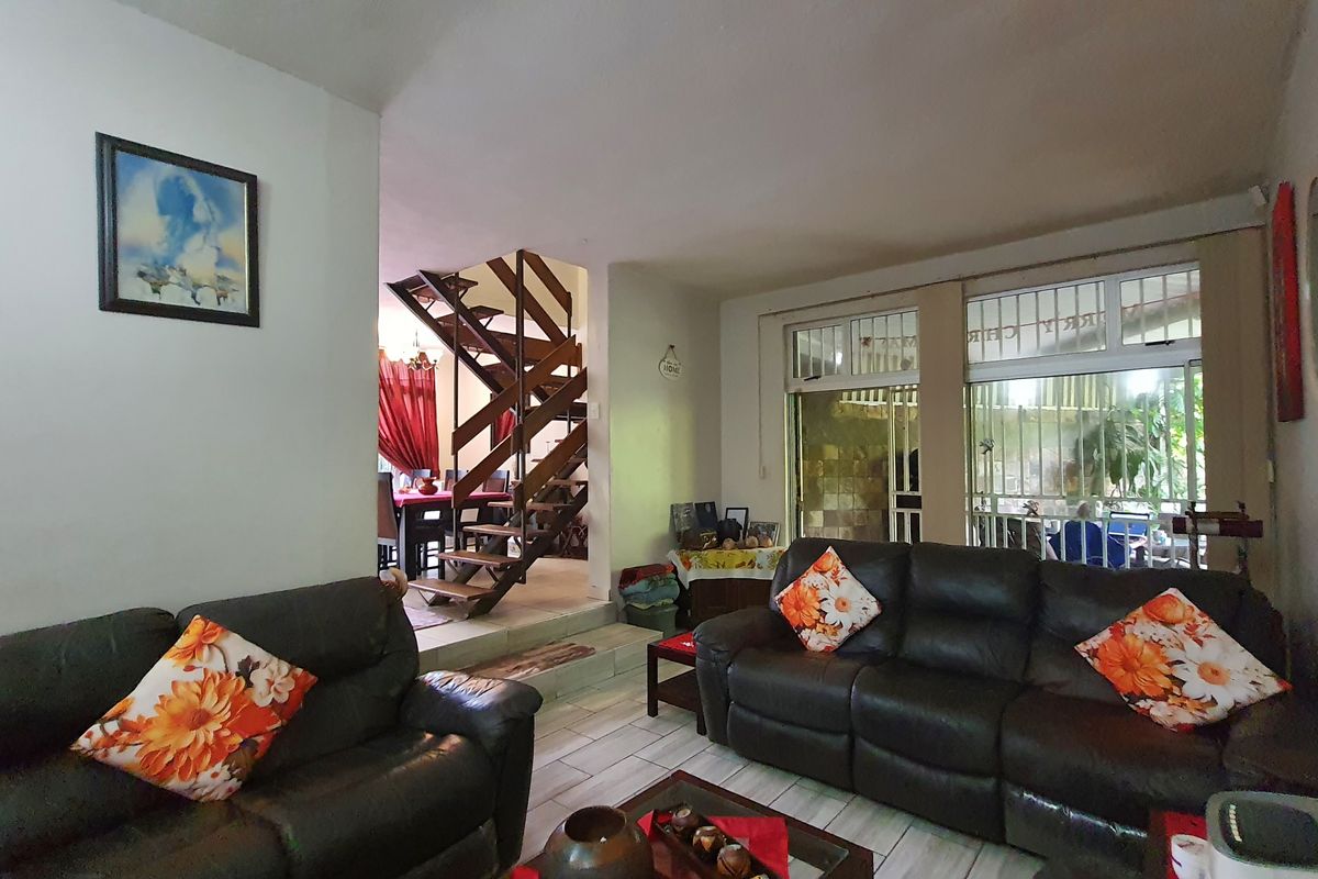 Just Listed! x3 bed Duplex in Meerensee - Photo 3