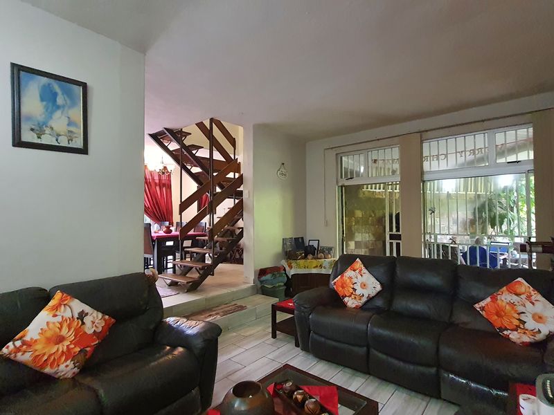 Just Listed! x3 bed Duplex in Meerensee - Photo 3