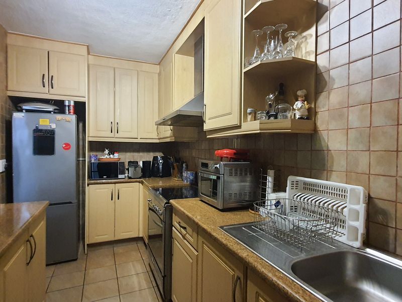 Just Listed! x3 bed Duplex in Meerensee - Photo 10