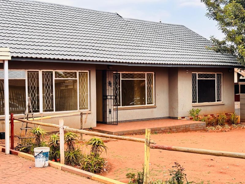 Fixer Upper Opportunity in Danpienaar! - Photo 2