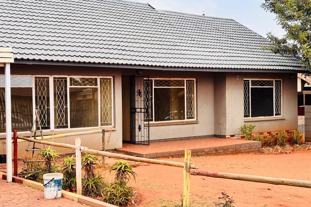 Fixer Upper Opportunity in Danpienaar! - Photo 2