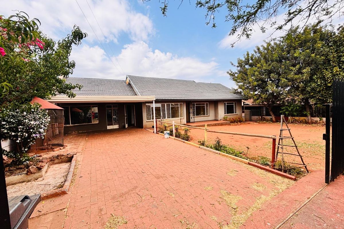 Fixer Upper Opportunity in Danpienaar! - Photo 5