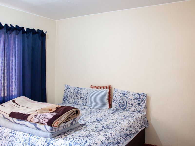 Bright and airy ground floor apartment in Sunset Close  complex. - Photo 6