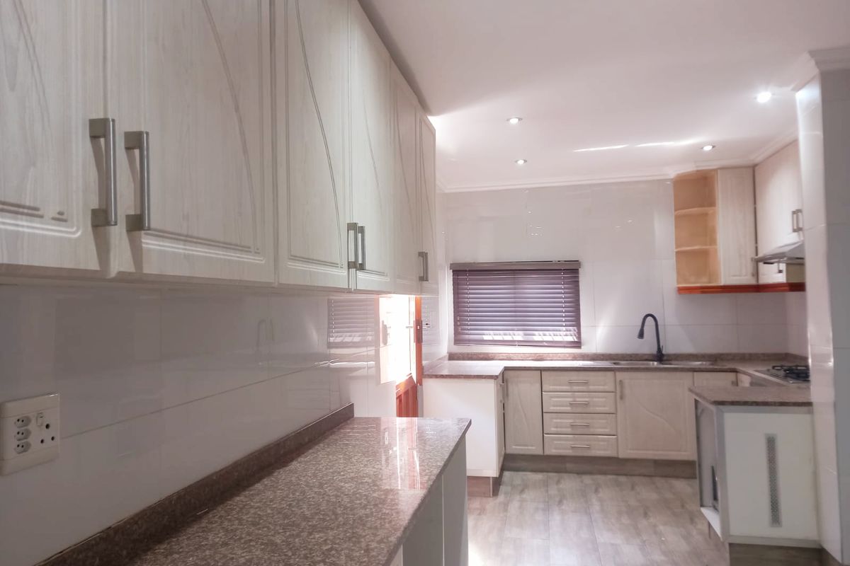 Lovely Home, Escombe, Queensburgh - Photo 5