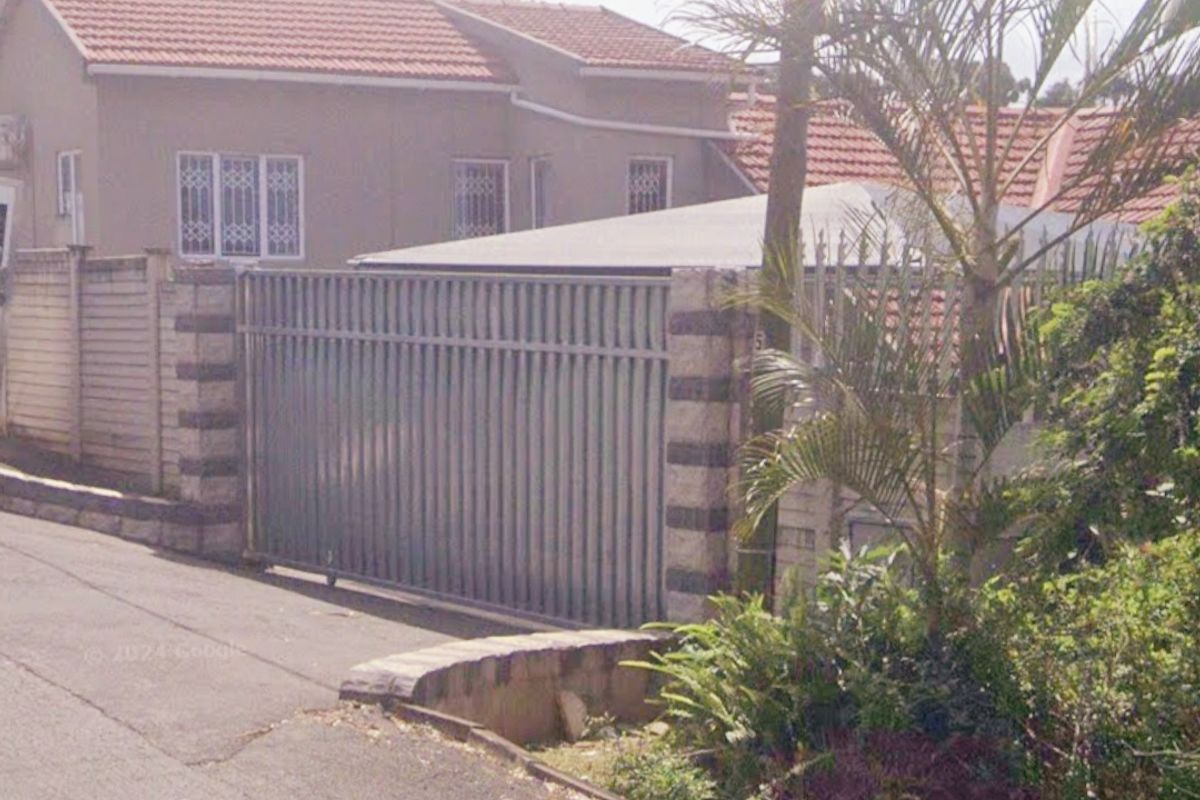 Lovely Home, Escombe, Queensburgh - Photo 3