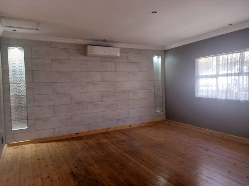 Lovely Home, Escombe, Queensburgh - Photo 8