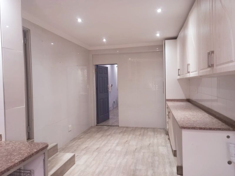 Lovely Home, Escombe, Queensburgh - Photo 7