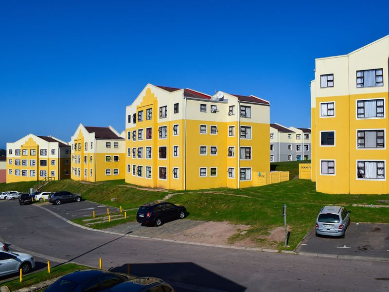 Neat & Secure 2-Bedroom Apartment with 24-Hour Security - Photo 2