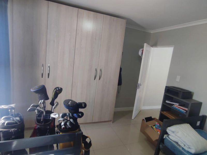 Secure 2 bedroom duplex for rent - Photo 10