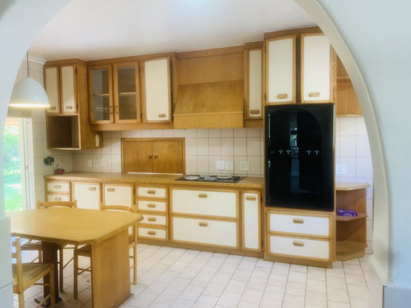 Charming Home with Cottage & Pool to let in Glen Austin - Photo 3