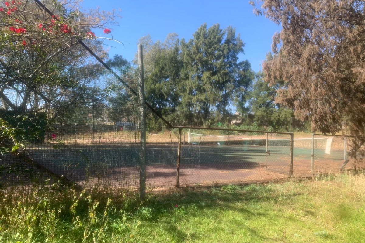 Charming Home with Cottage & Pool to let in Glen Austin - Photo 2