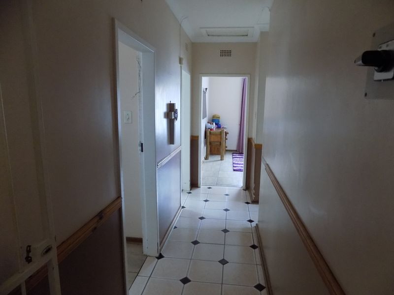 Family home for sale with 2 flatlets - Photo 9