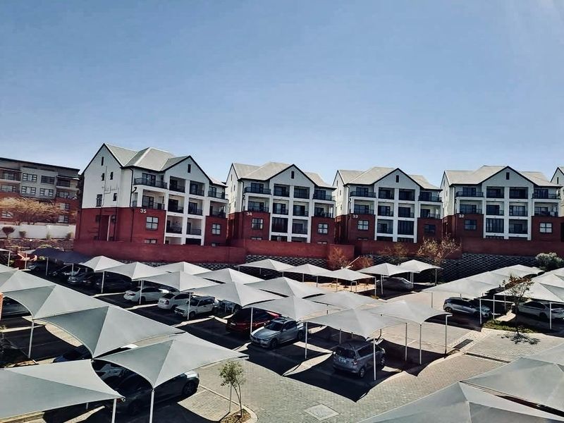 1 Bedroom Apartment for Sale in Oakdene - Photo 2