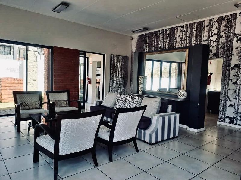 1 Bedroom Apartment for Sale in Oakdene - Photo 3