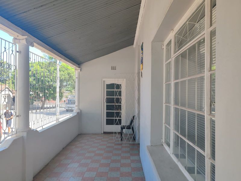 3 bedroom Property in Central - Photo 4