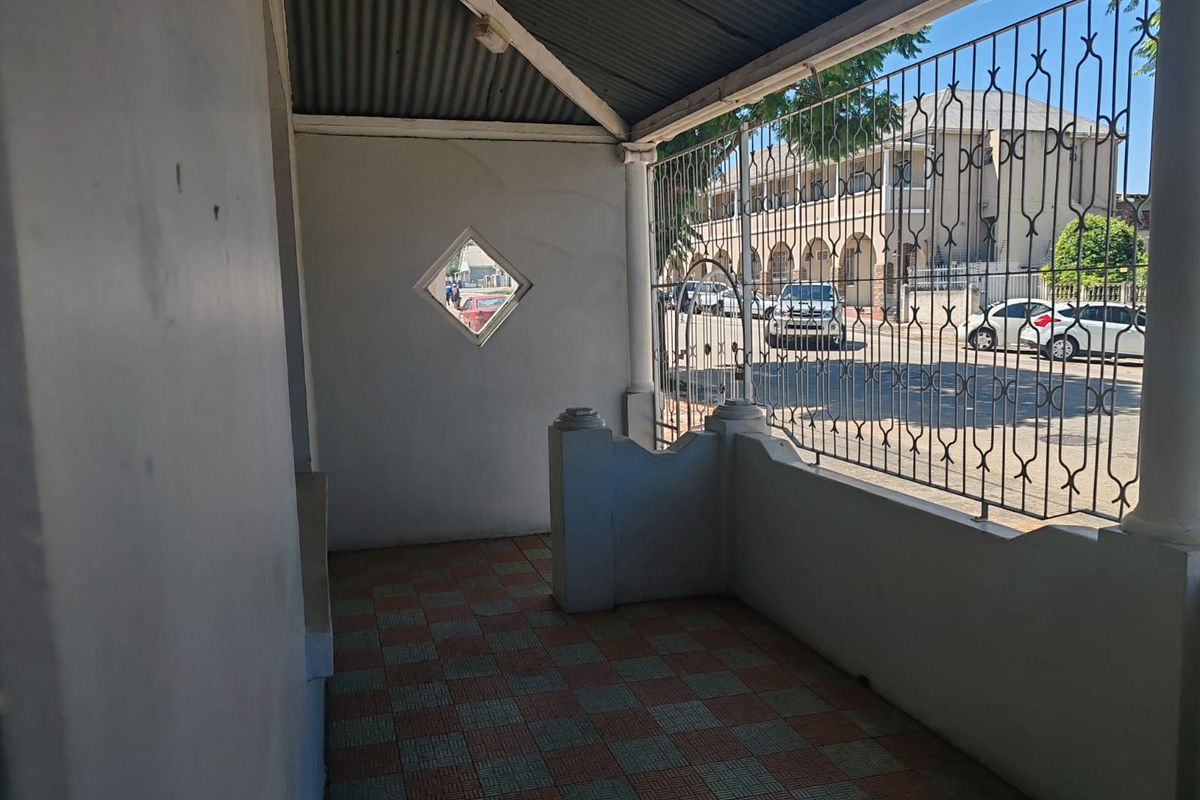 3 bedroom Property in Central - Photo 5