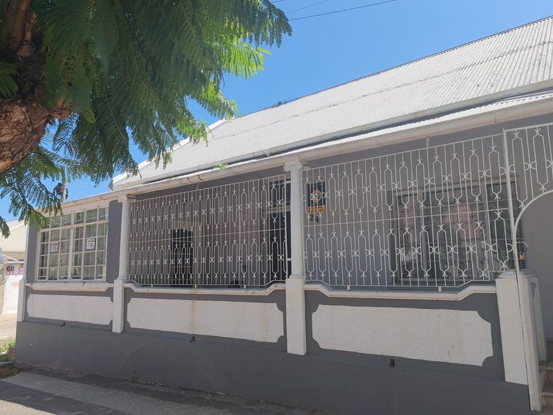 3 bedroom Property in Central - Photo 3