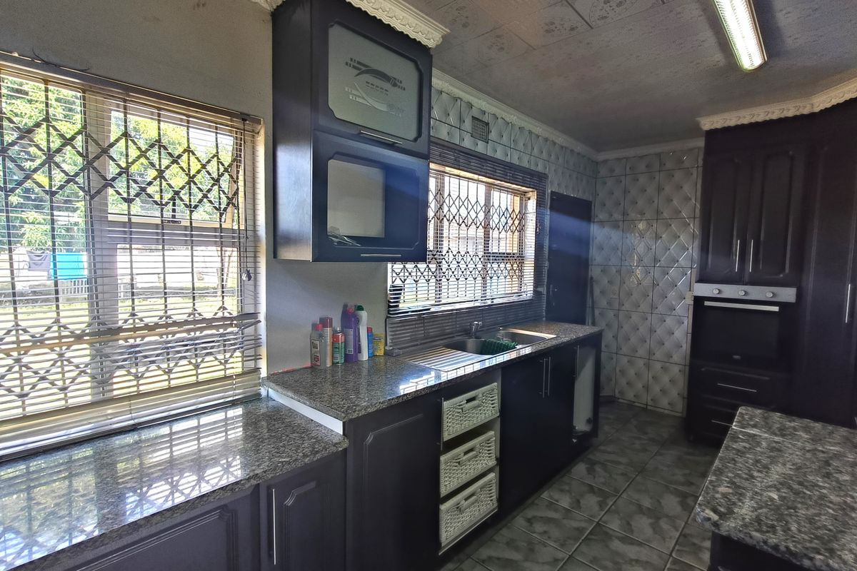 Spacious Three-Bedroom Home for Rent in Wild en Weide - Photo 3