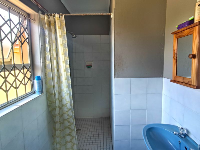 Spacious Three-Bedroom Home for Rent in Wild en Weide - Photo 8