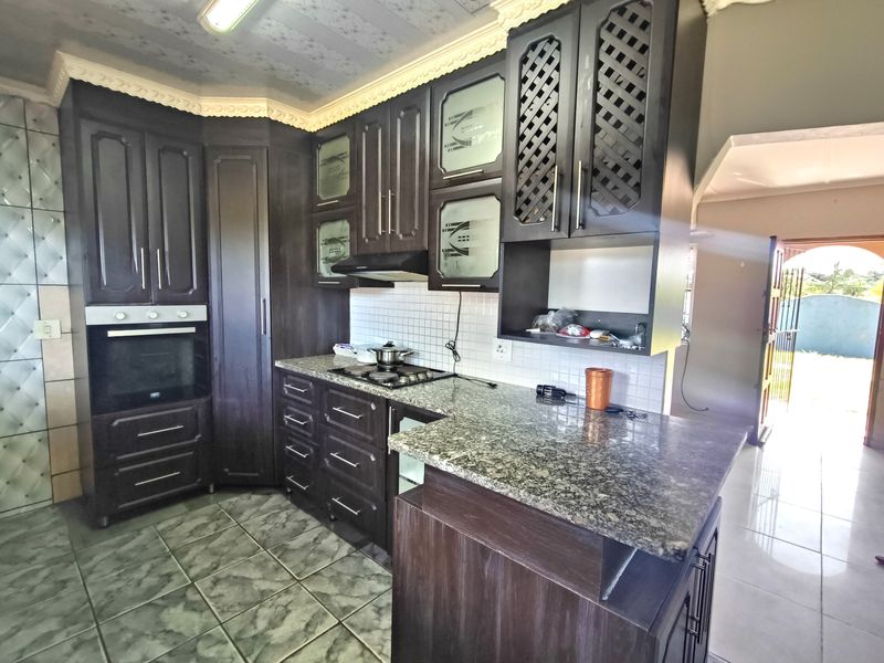 Spacious Three-Bedroom Home for Rent in Wild en Weide - Photo 2