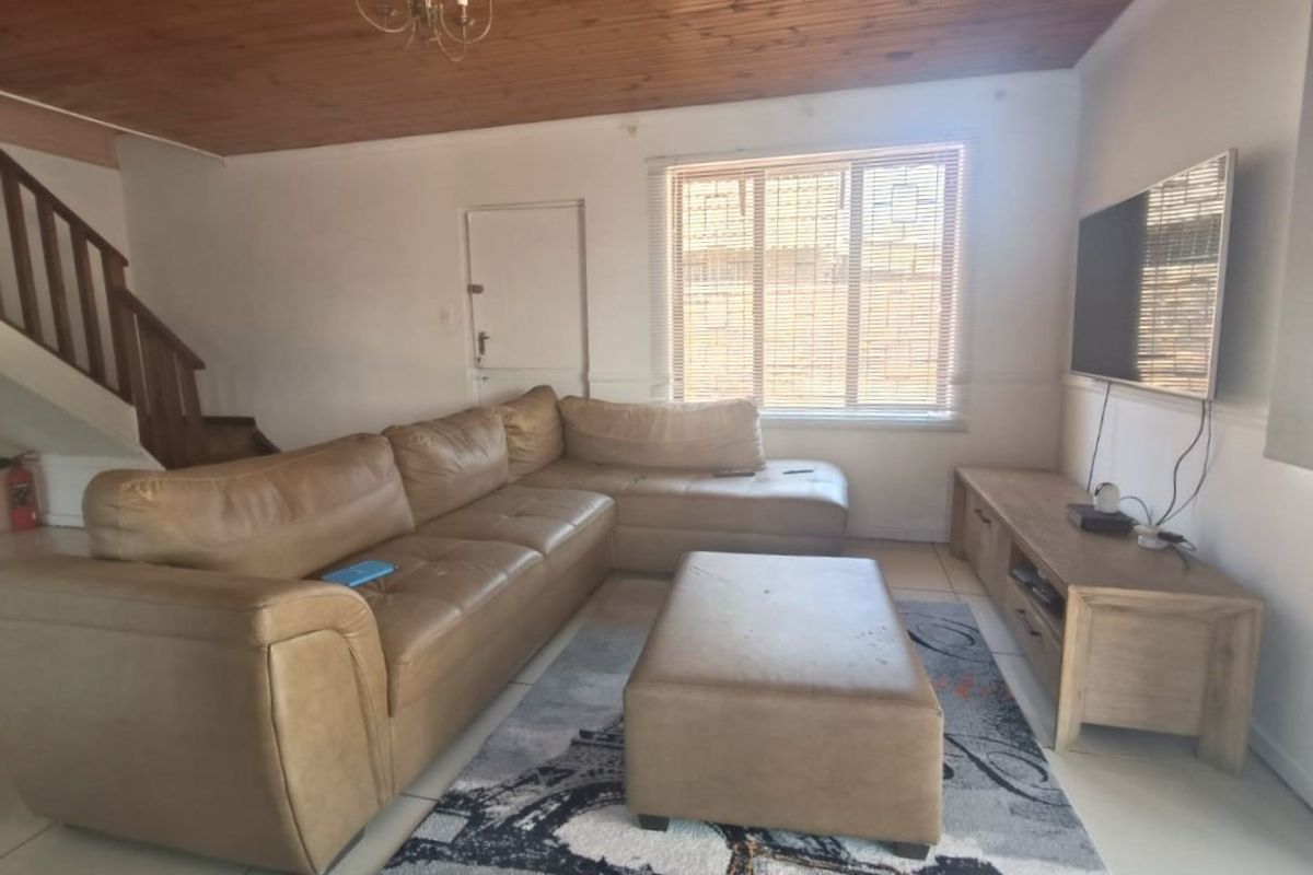 Modern Comfort Meets Tranquility in Birdswood – Your Dream Home Awaits! - Photo 2