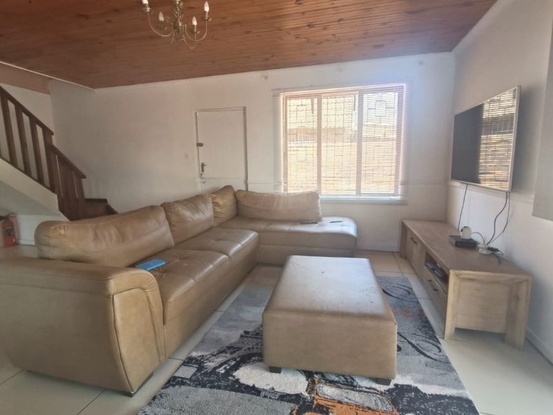 Modern Comfort Meets Tranquility in Birdswood – Your Dream Home Awaits! - Photo 2