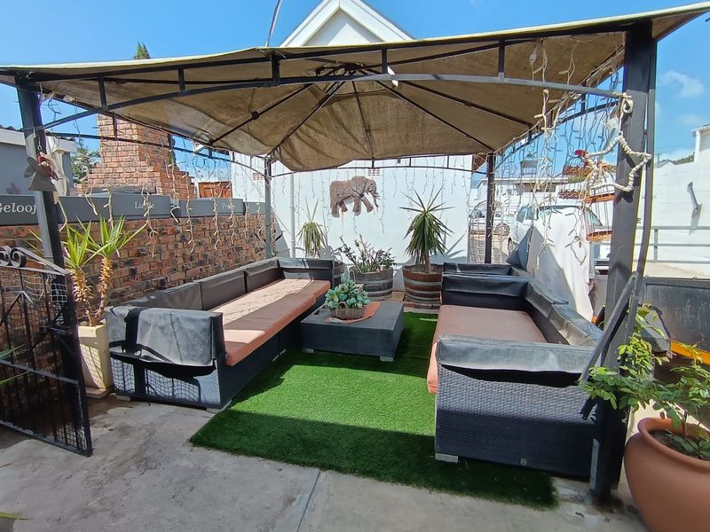 Super big erf for another cottage PLUS pool and income generating flatlets - Photo 7